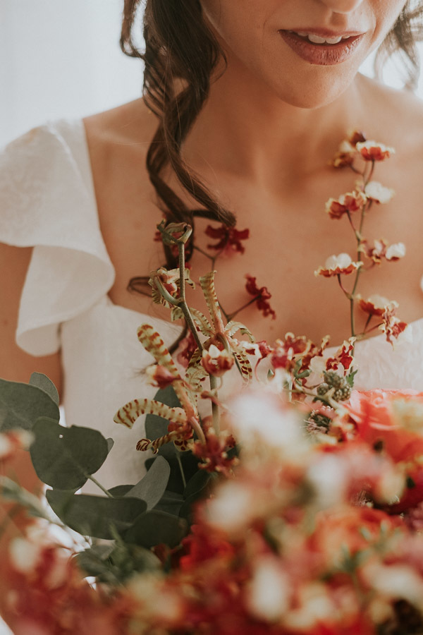 Making off de noiva se arrumando em casa para mini wedding em Indaiatuba por Anderson Crepaldi Fotografia