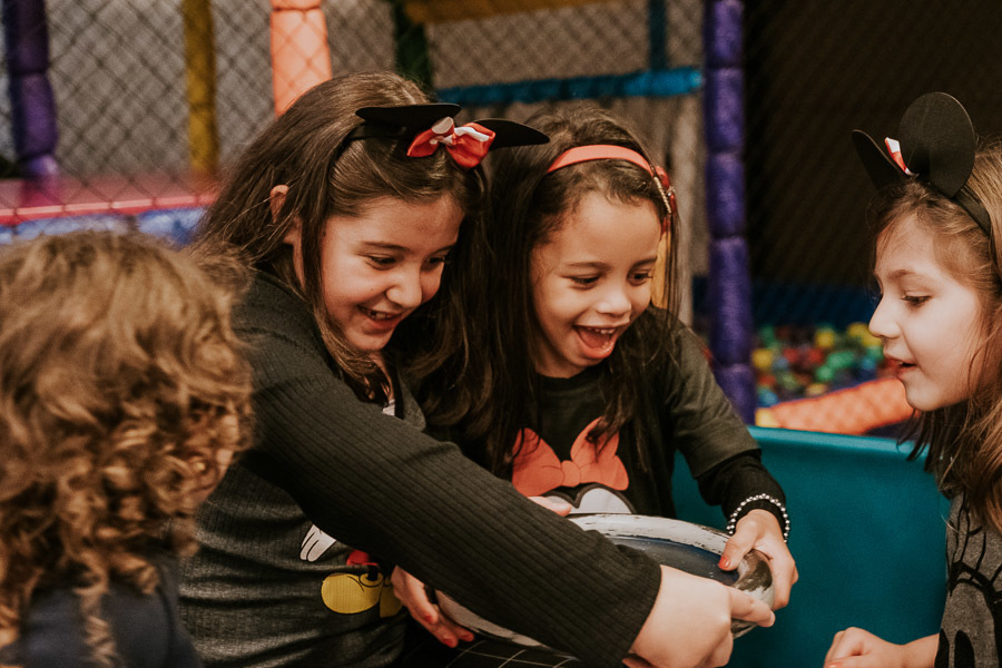 Festa infantil com tema Mickey e Minnie de Valentina no Espaço Fest Bolhas de Sabão em Mogi das Cruzes por Anderson Crepaldi Fotografia