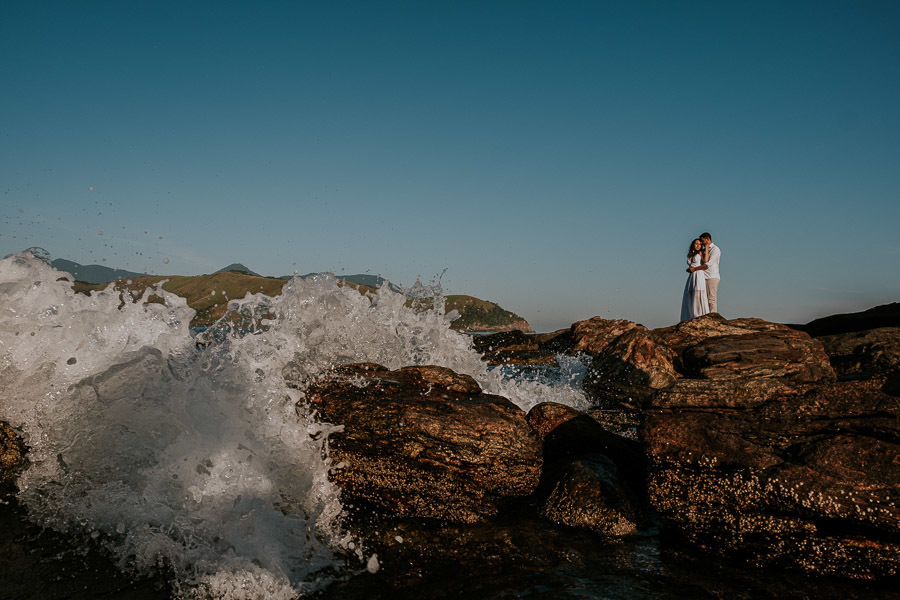 Ensaio pré wedding de Luana e Lucas na praia das calhetas em São Sebastião por Anderson Crepaldi Fotografia
