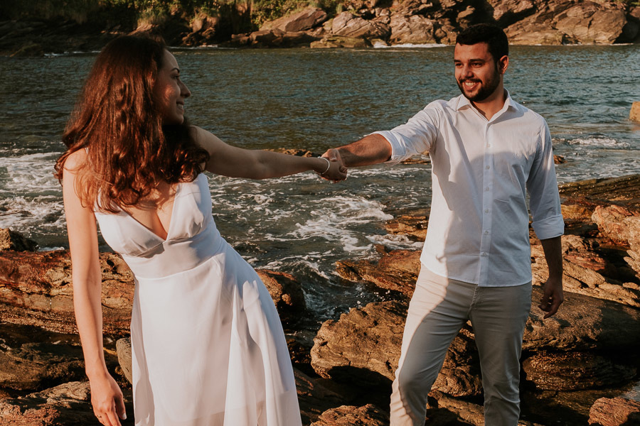 Ensaio pré wedding de Luana e Lucas na praia das calhetas em São Sebastião por Anderson Crepaldi Fotografia