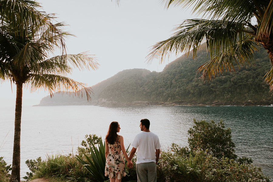 Ensaio pré wedding de Luana e Lucas na praia das calhetas em São Sebastião por Anderson Crepaldi Fotografia