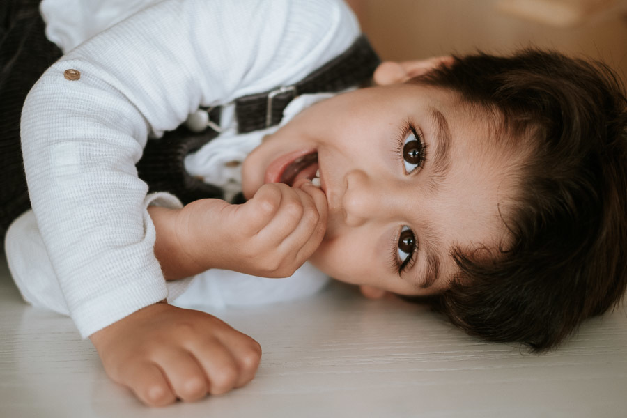 Ensaio fotográfico gestante lifestyle da Bruna, feito em casa, em São Paulo, por Anderson Crepaldi Fotografia