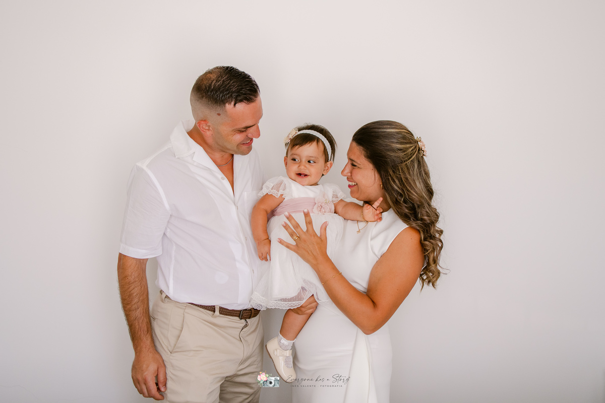 Fotografa de Baptizados, fazemos a reportagem da cerimónia de baptismo e acompanhamos a festa, dando atenção a todos os pormenores tais como cenário, bolo, docinhos e salgados.
Inês Valente Fotografia - Everyone has a Story