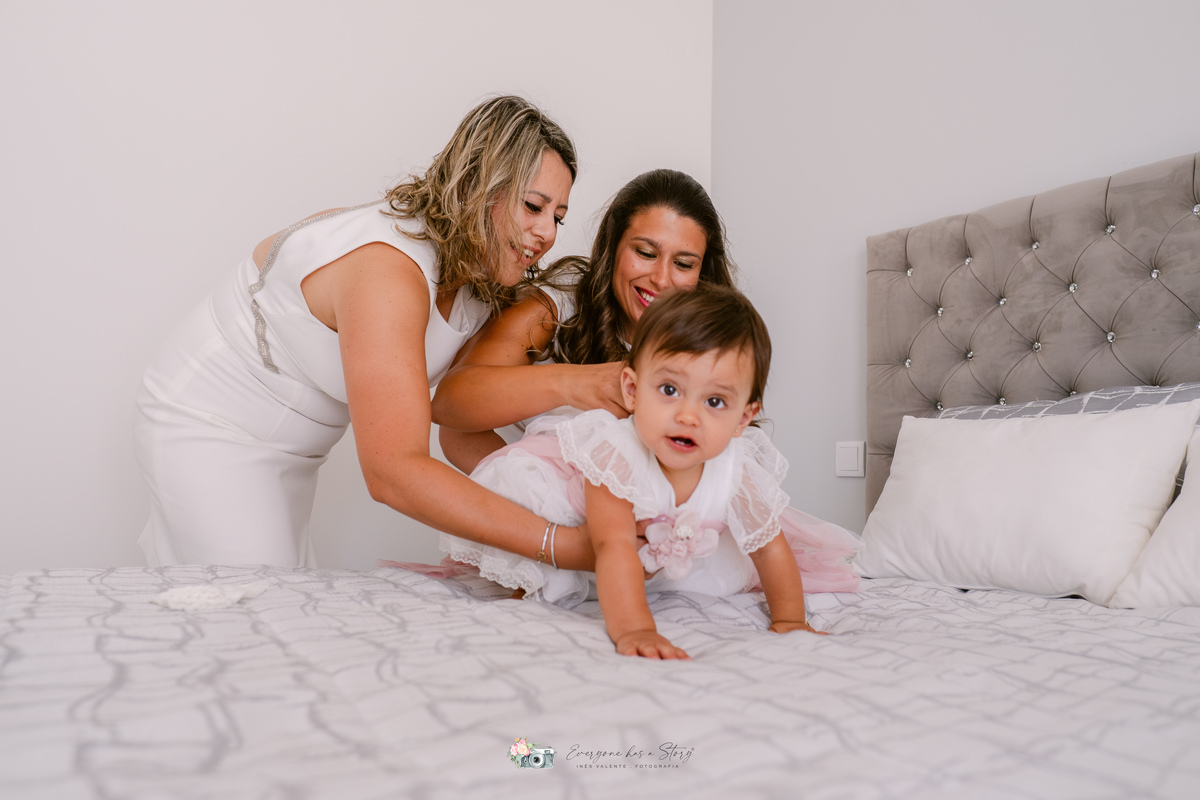 Fotografa de Baptizados, fazemos a reportagem da cerimónia de baptismo e acompanhamos a festa, dando atenção a todos os pormenores tais como cenário, bolo, docinhos e salgados.
Inês Valente Fotografia - Everyone has a Story