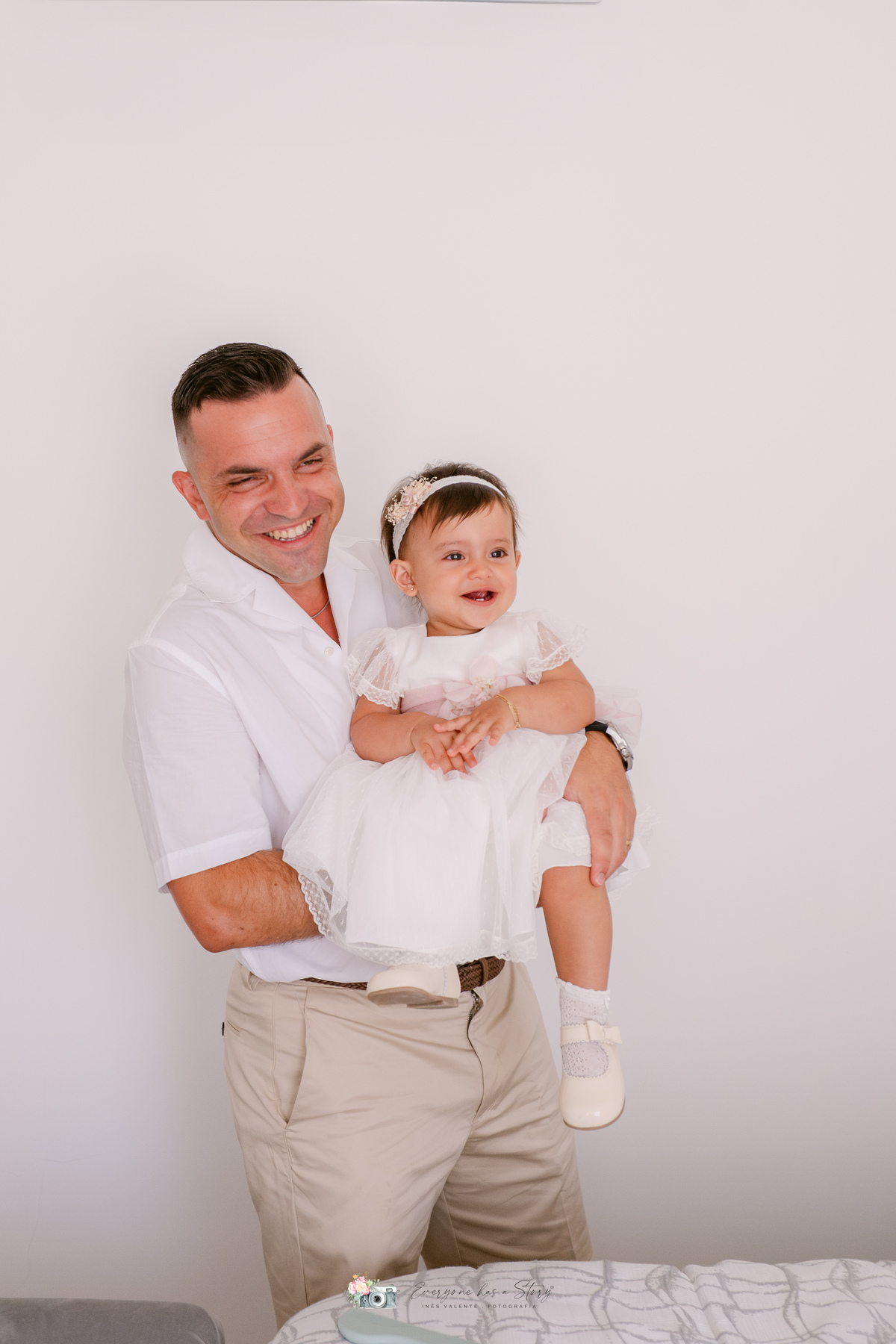 Fotografa de Baptizados, fazemos a reportagem da cerimónia de baptismo e acompanhamos a festa, dando atenção a todos os pormenores tais como cenário, bolo, docinhos e salgados.
Inês Valente Fotografia - Everyone has a Story