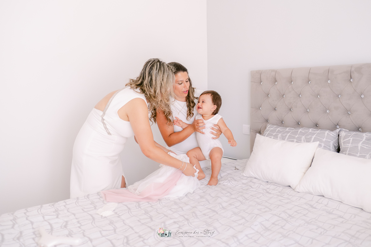 Fotografa de Baptizados, fazemos a reportagem da cerimónia de baptismo e acompanhamos a festa, dando atenção a todos os pormenores tais como cenário, bolo, docinhos e salgados.
Inês Valente Fotografia - Everyone has a Story