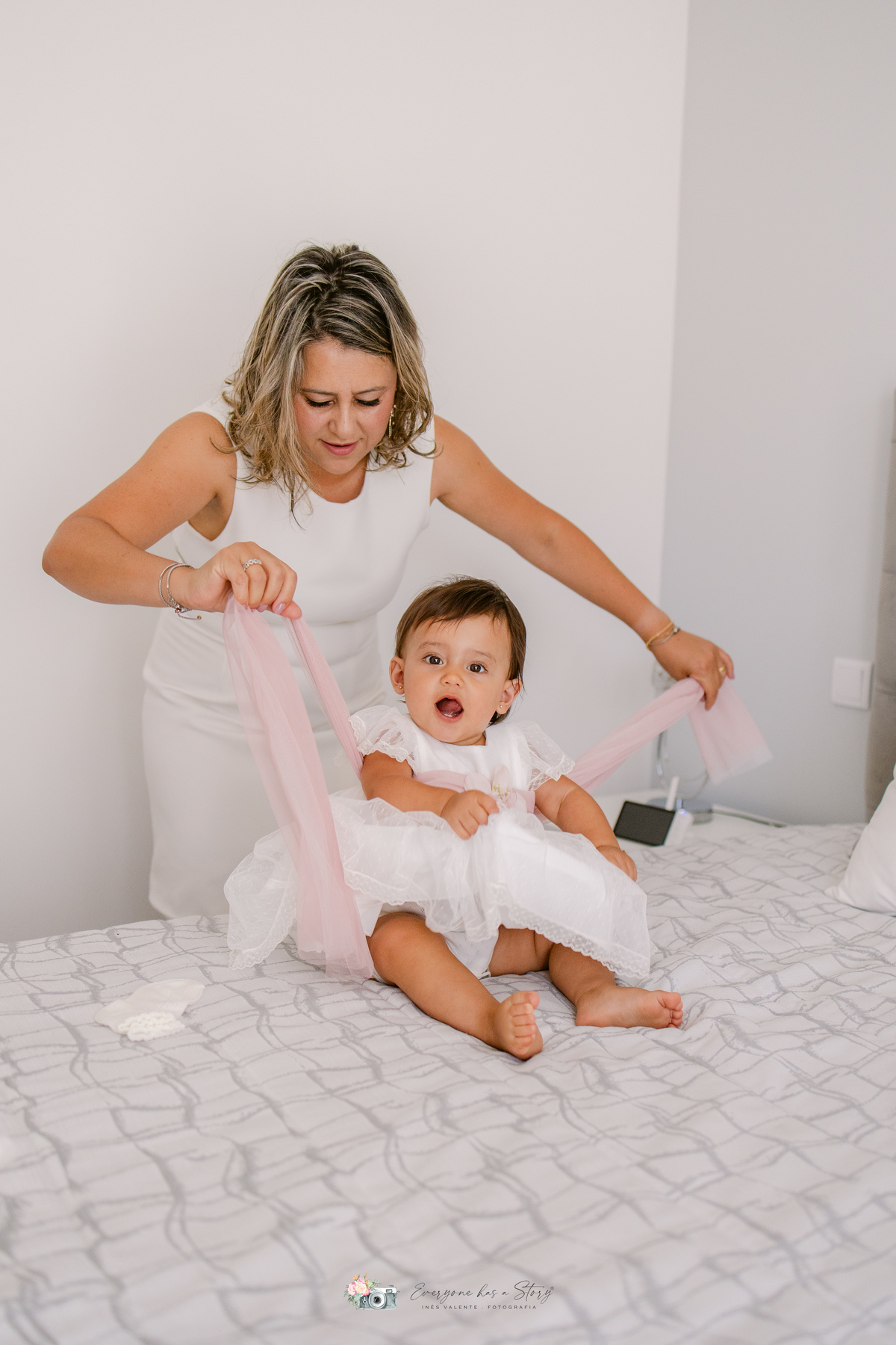 Fotografa de Baptizados, fazemos a reportagem da cerimónia de baptismo e acompanhamos a festa, dando atenção a todos os pormenores tais como cenário, bolo, docinhos e salgados.
Inês Valente Fotografia - Everyone has a Story