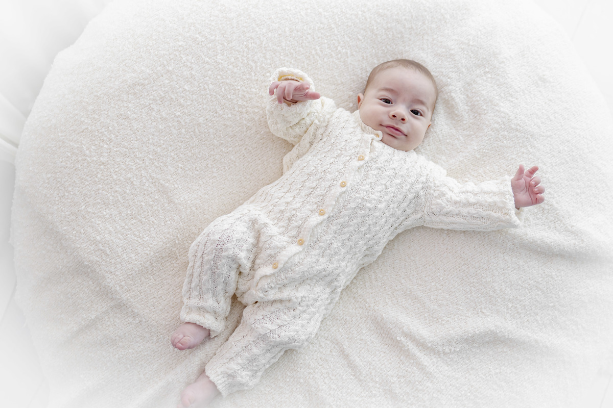 Sessão Fotográfica de Acompanhamento do bebé aos 3, 6 e 9 meses em Estúdio
Inês Valente Fotografia - Everyone has a Story com Estúdio em Queijas.