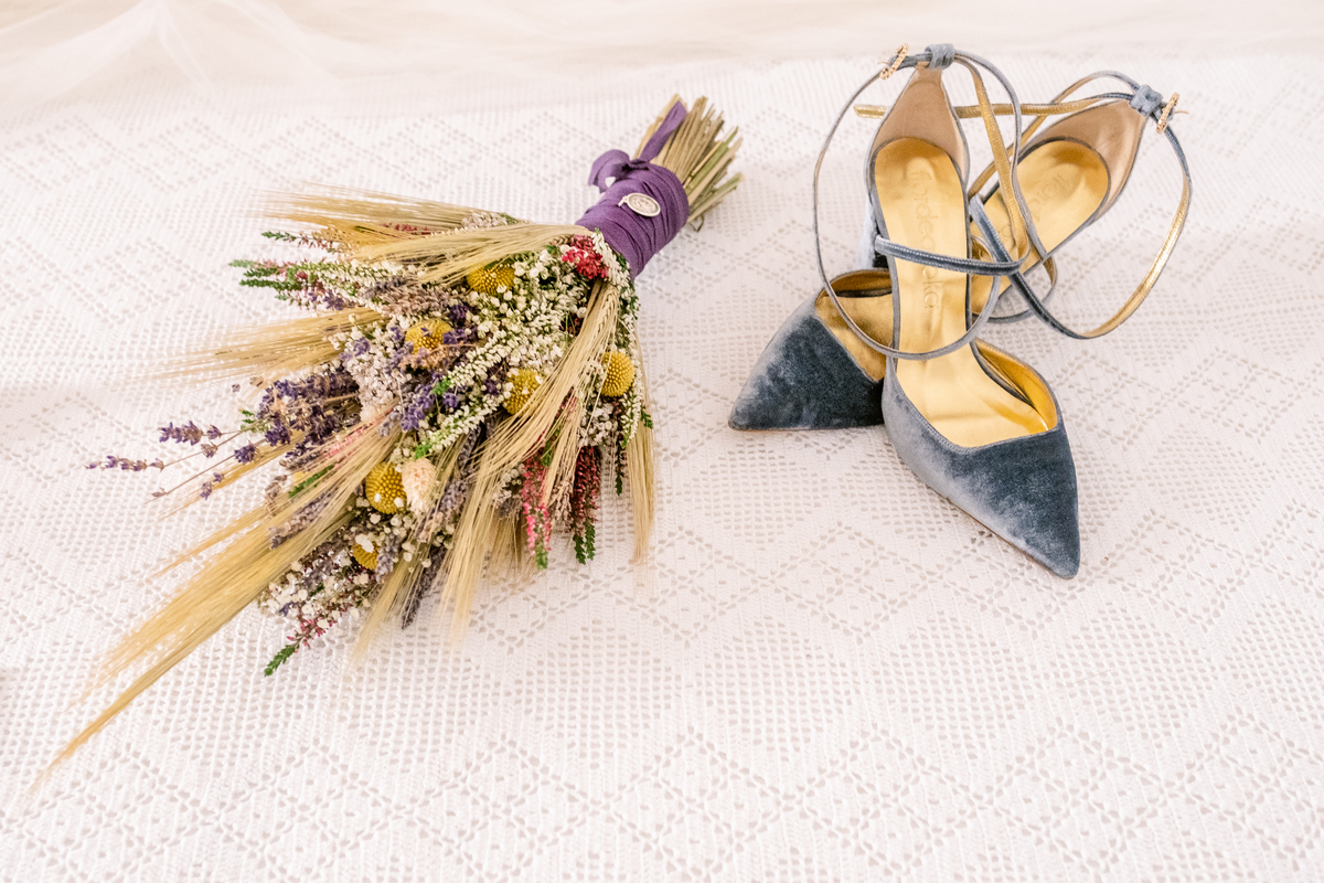 Fotografa de Casamentos, fazemos a reportagem da cerimónia e acompanhamos a festa, dando atenção a todos os pormenores; sessão com os noivos incluída.
Inês Valente Fotografia - Everyone has a Story