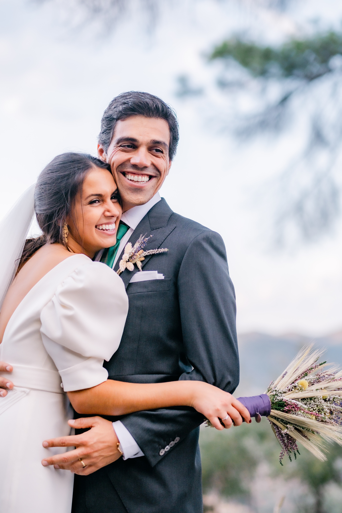 Fotografa de Casamentos, fazemos a reportagem da cerimónia e acompanhamos a festa, dando atenção a todos os pormenores; sessão com os noivos incluída.
Inês Valente Fotografia - Everyone has a Story