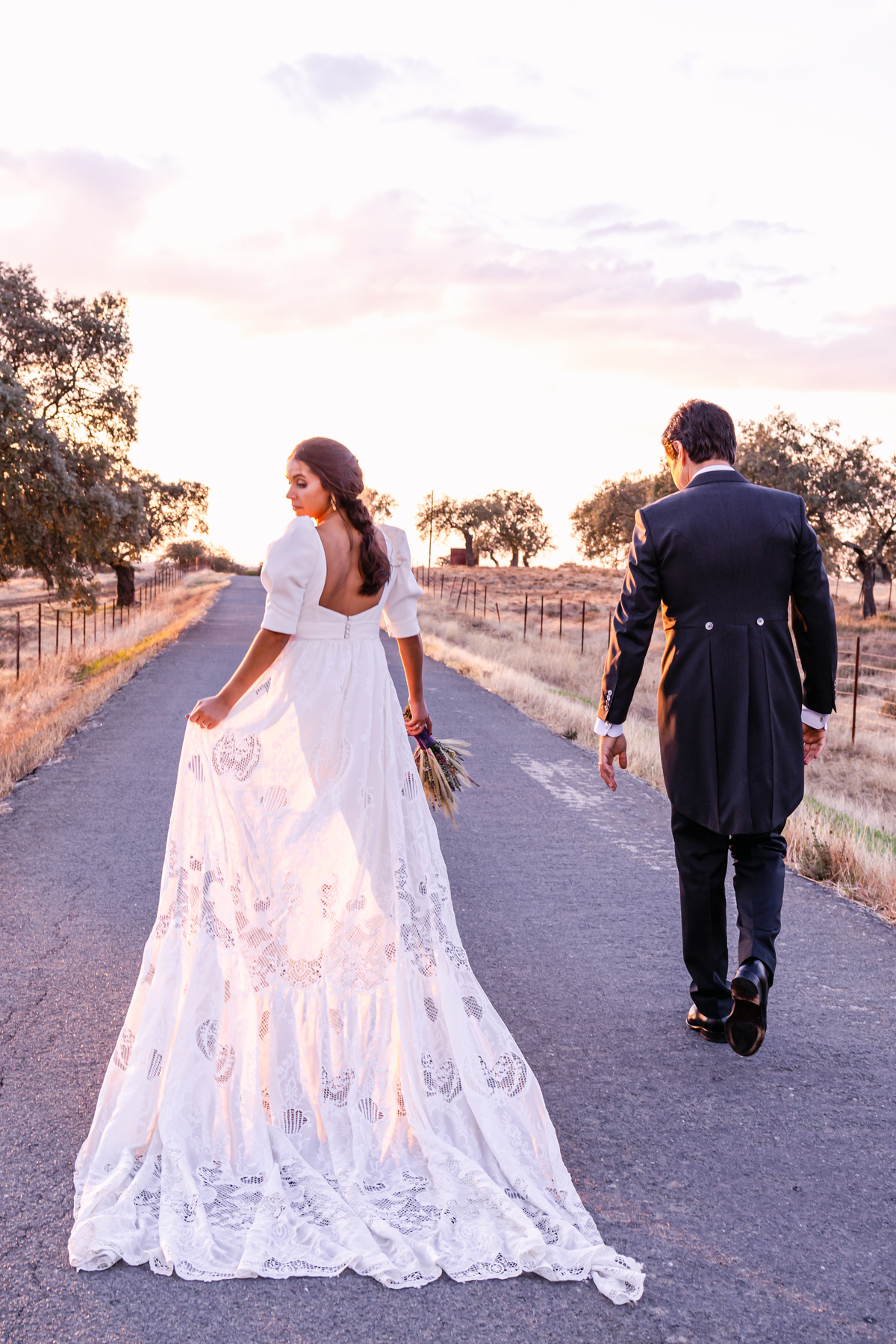 Fotografa de Casamentos, fazemos a reportagem da cerimónia e acompanhamos a festa, dando atenção a todos os pormenores; sessão com os noivos incluída.
Inês Valente Fotografia - Everyone has a Story