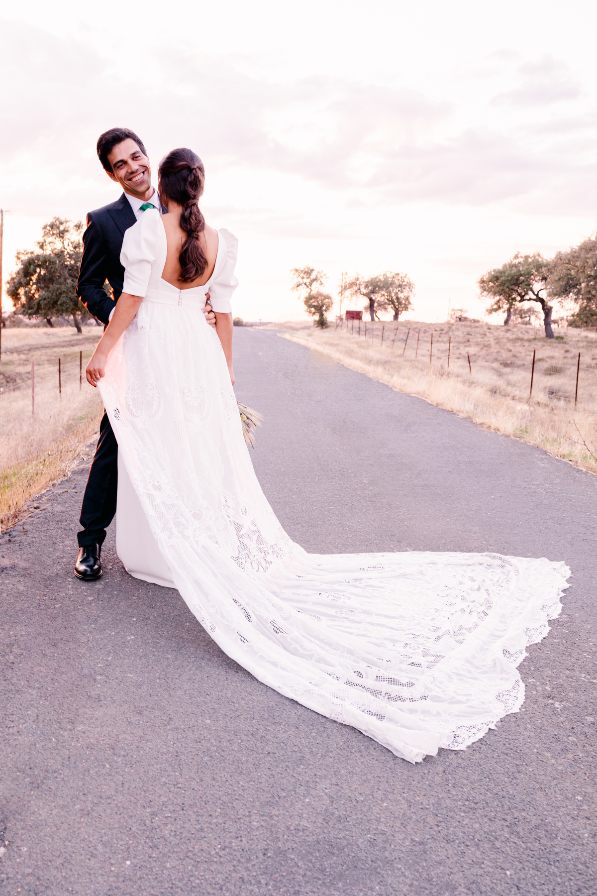 Fotografa de Casamentos, fazemos a reportagem da cerimónia e acompanhamos a festa, dando atenção a todos os pormenores; sessão com os noivos incluída.
Inês Valente Fotografia - Everyone has a Story