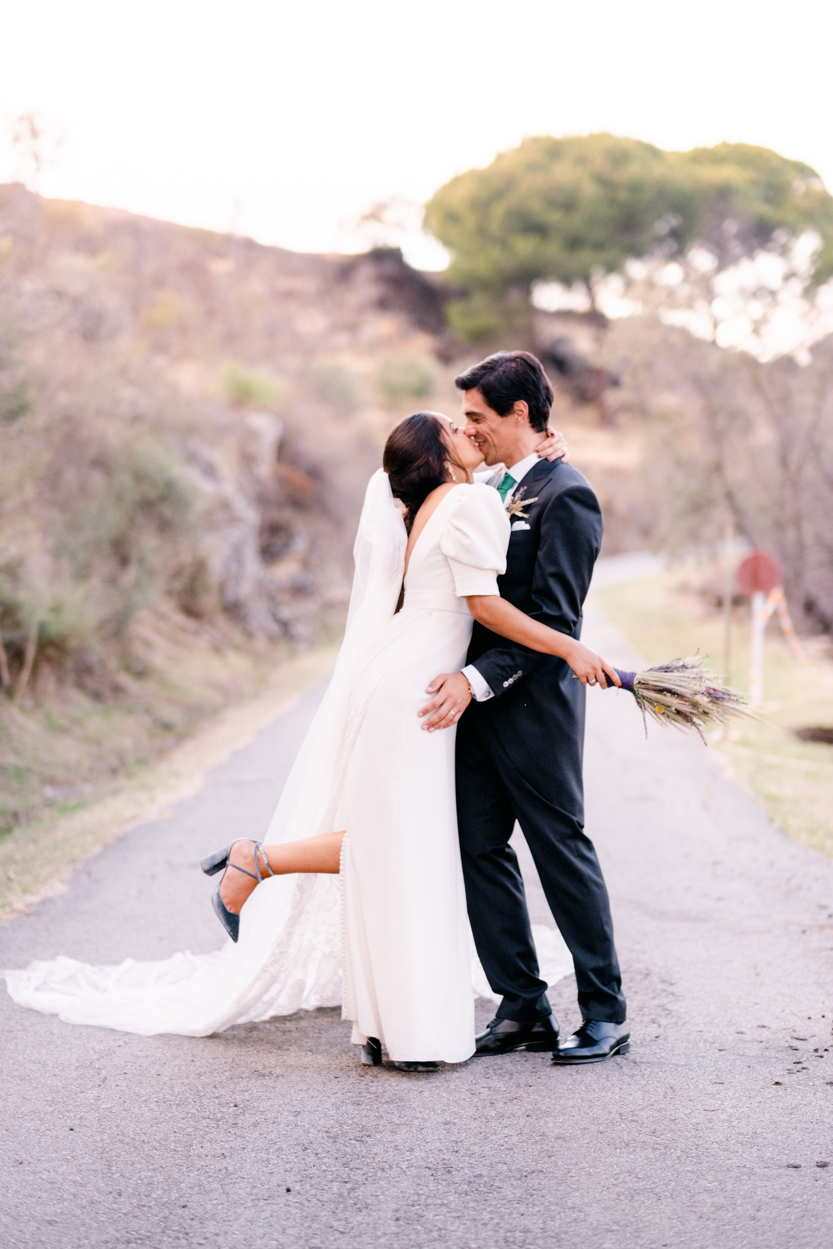 Fotografa de Casamentos, fazemos a reportagem da cerimónia e acompanhamos a festa, dando atenção a todos os pormenores; sessão com os noivos incluída.
Inês Valente Fotografia - Everyone has a Story