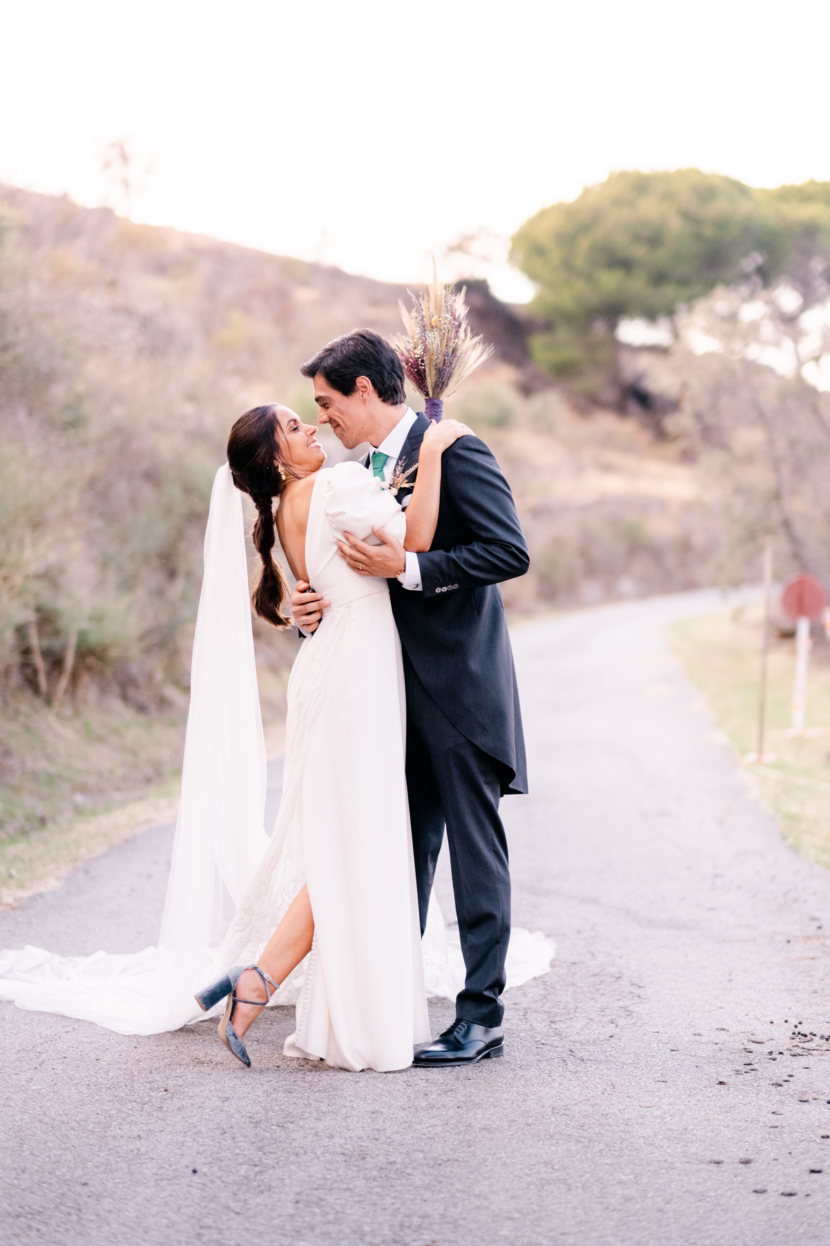 Fotografa de Casamentos, fazemos a reportagem da cerimónia e acompanhamos a festa, dando atenção a todos os pormenores; sessão com os noivos incluída.
Inês Valente Fotografia - Everyone has a Story