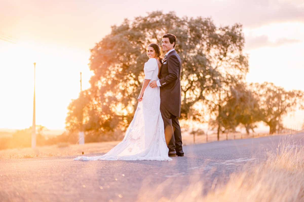 Fotografa de Casamentos, fazemos a reportagem da cerimónia e acompanhamos a festa, dando atenção a todos os pormenores; sessão com os noivos incluída.
Inês Valente Fotografia - Everyone has a Story