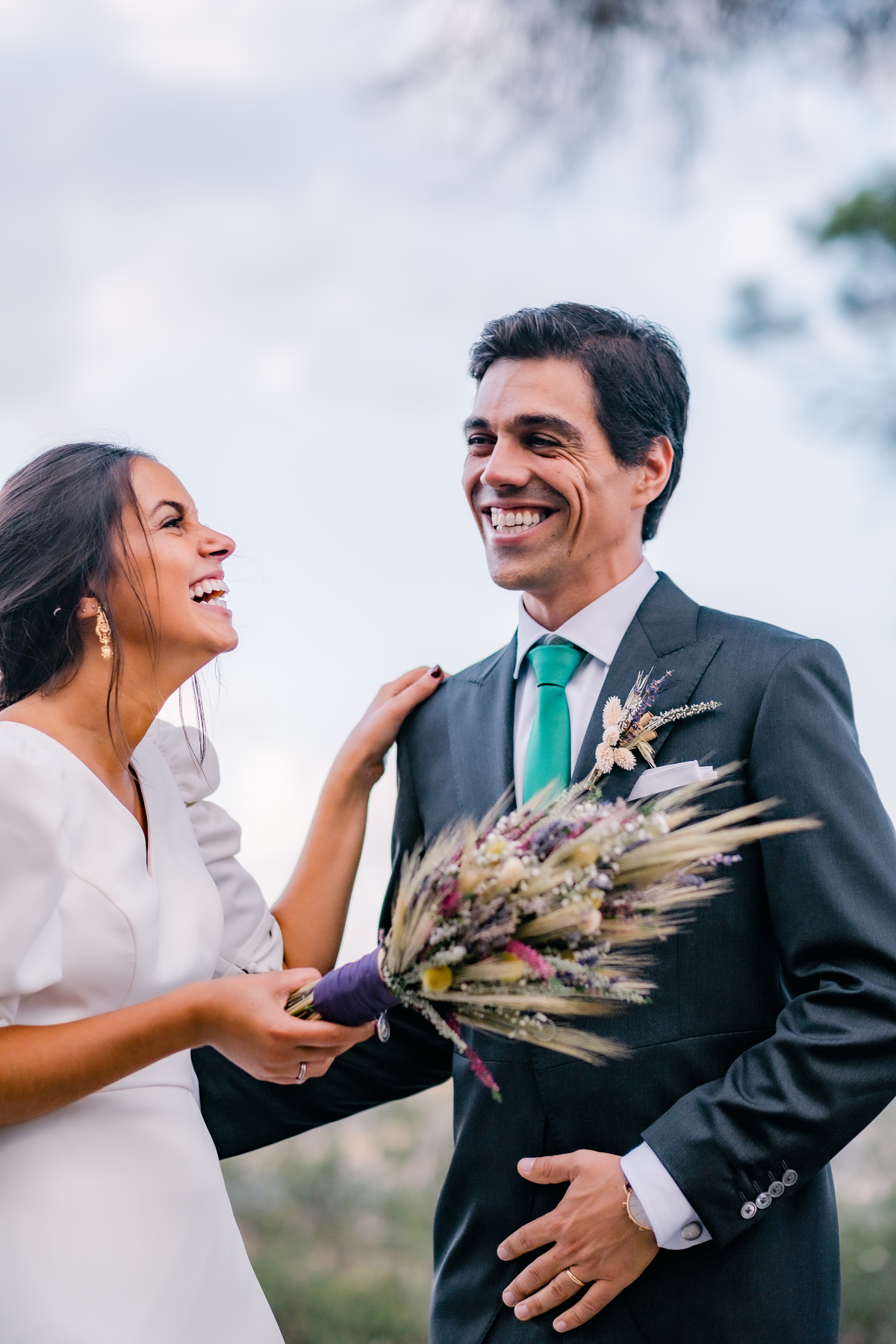 Fotografa de Casamentos, fazemos a reportagem da cerimónia e acompanhamos a festa, dando atenção a todos os pormenores; sessão com os noivos incluída.
Inês Valente Fotografia - Everyone has a Story
