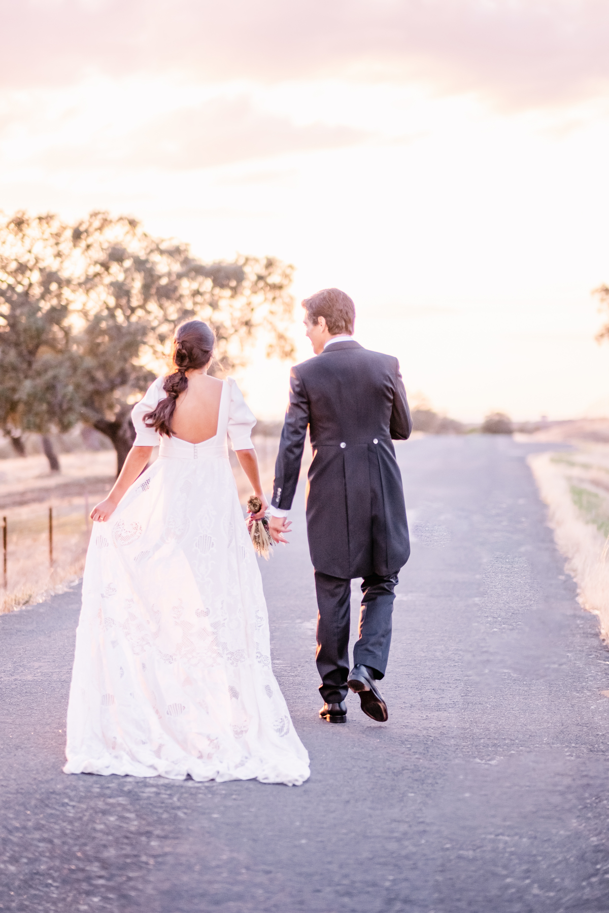 Fotografa de Casamentos, fazemos a reportagem da cerimónia e acompanhamos a festa, dando atenção a todos os pormenores; sessão com os noivos incluída.
Inês Valente Fotografia - Everyone has a Story