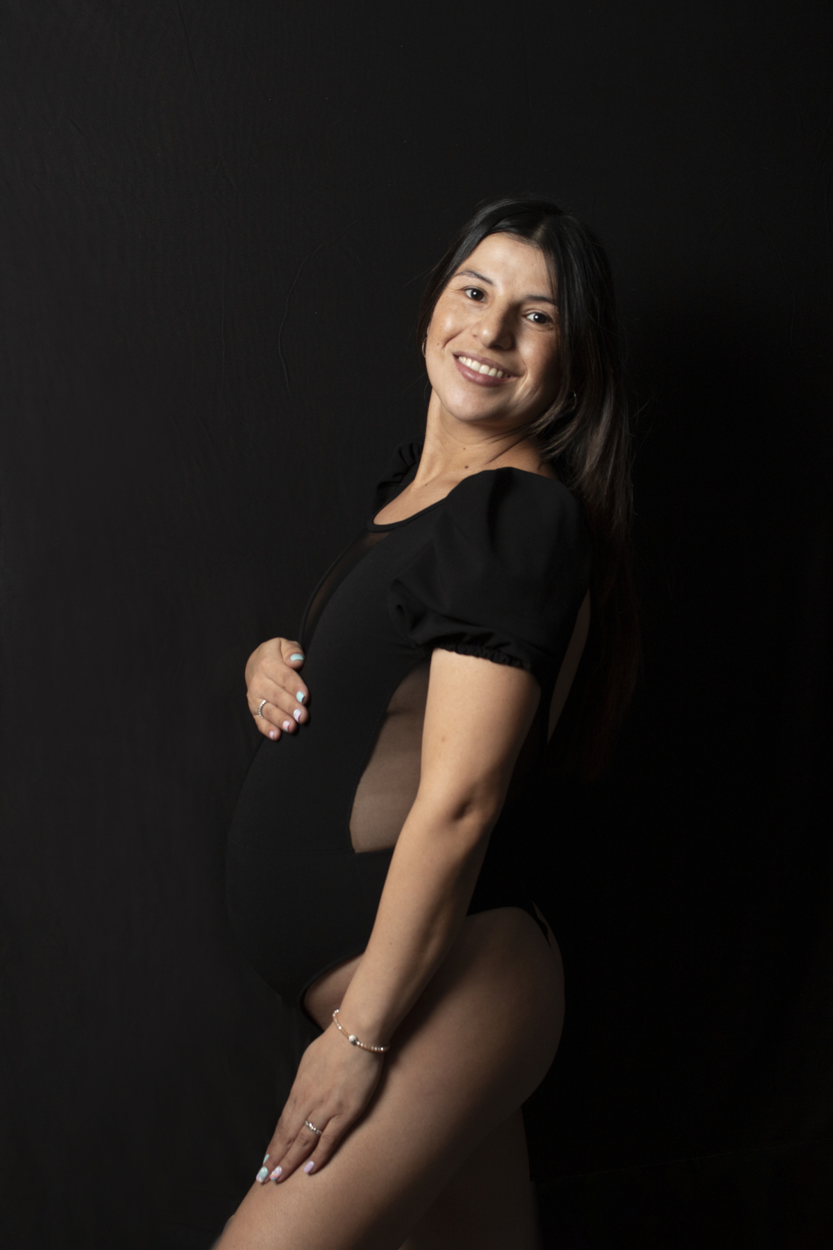 embarazada con body negro
