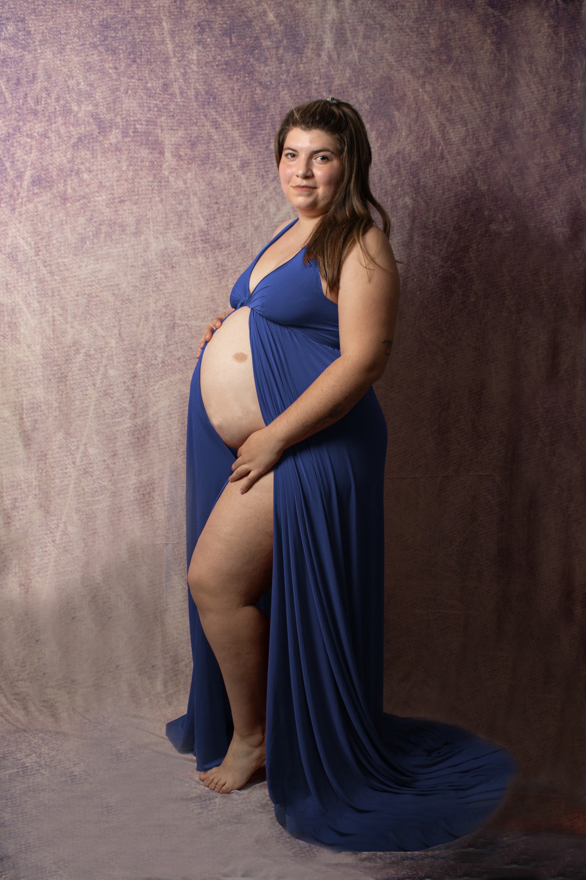 embarazada plano general vestido azul