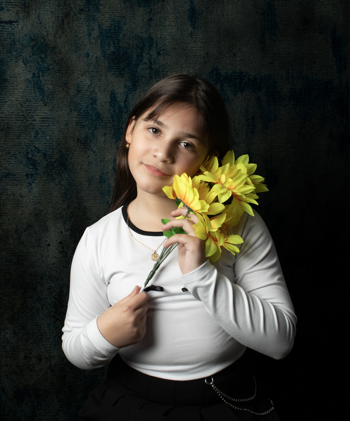 Niña con flores fine art