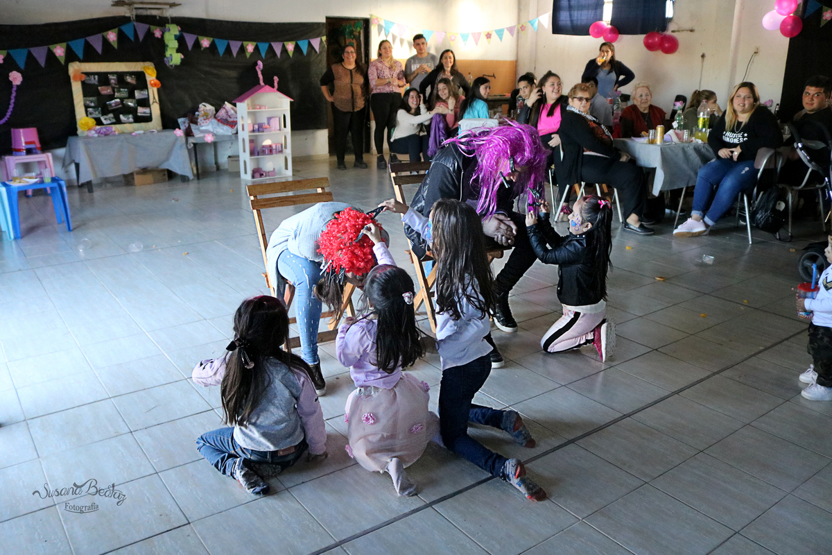 niños jugando en cumpleaños