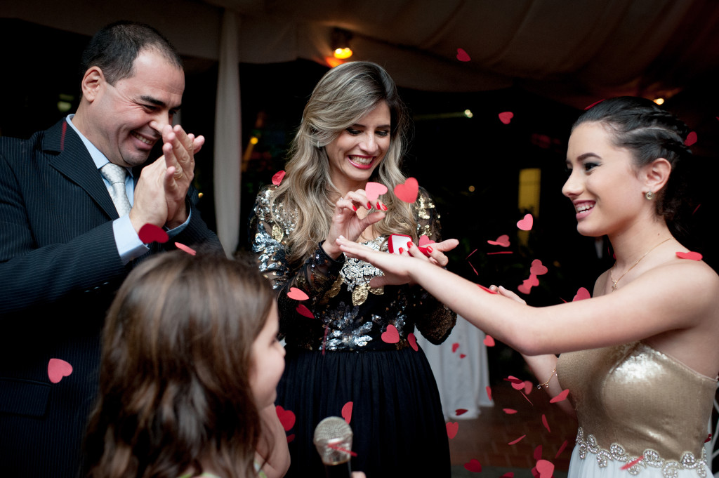 A entrega do anel para a debutante
