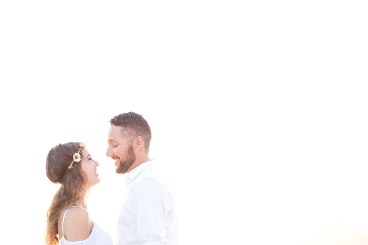 Fundo branco e o amor de Caro e Luís