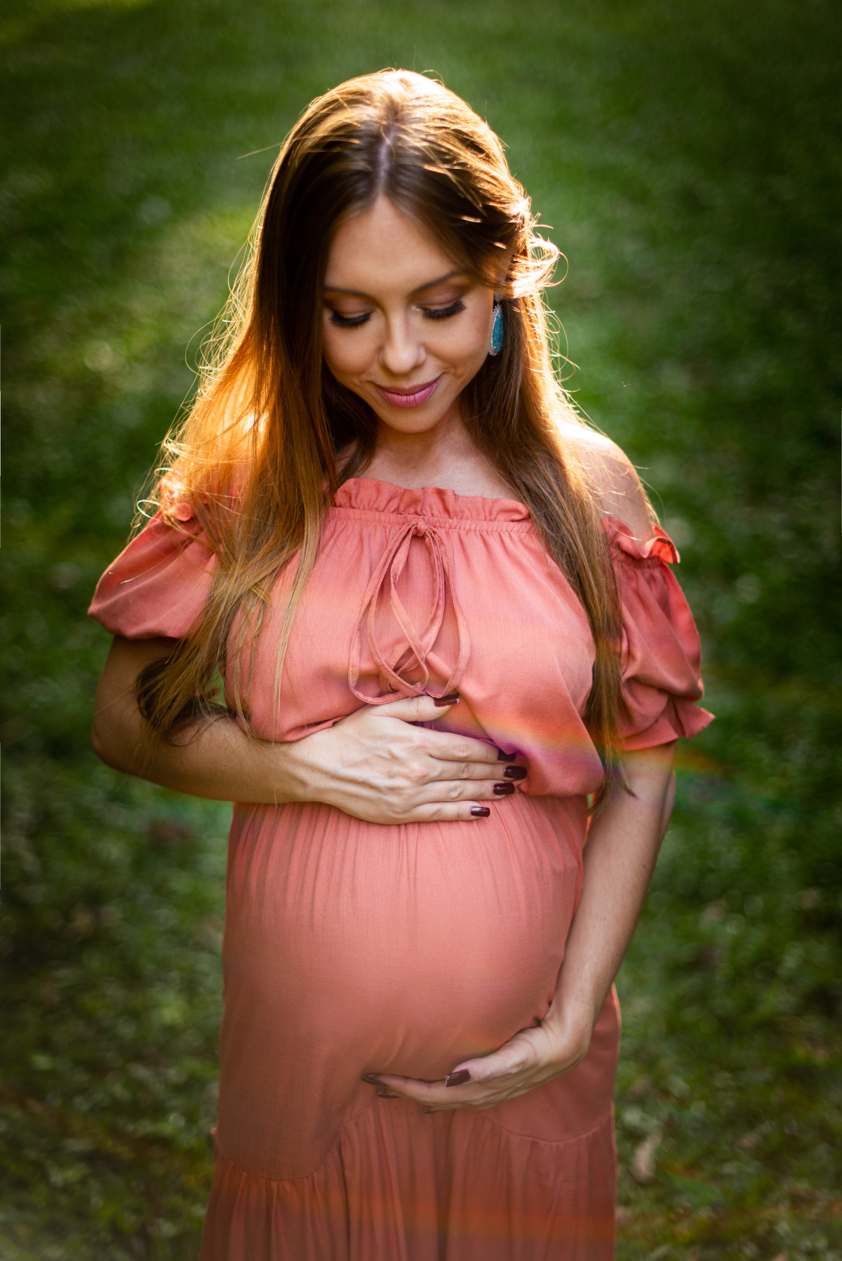 Ensaio de gestante no Restaurante Os Esquilos. Foto da Gestante. Gustavo Medeiros Fotografia. Foto da gestante. Roupa para ensaio de Gestante. Vestido para ensaio de gestante