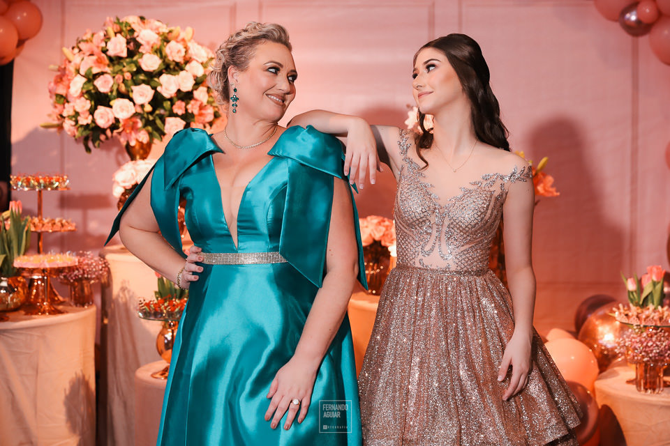 Retrato da aniversariante com a sua mãe 