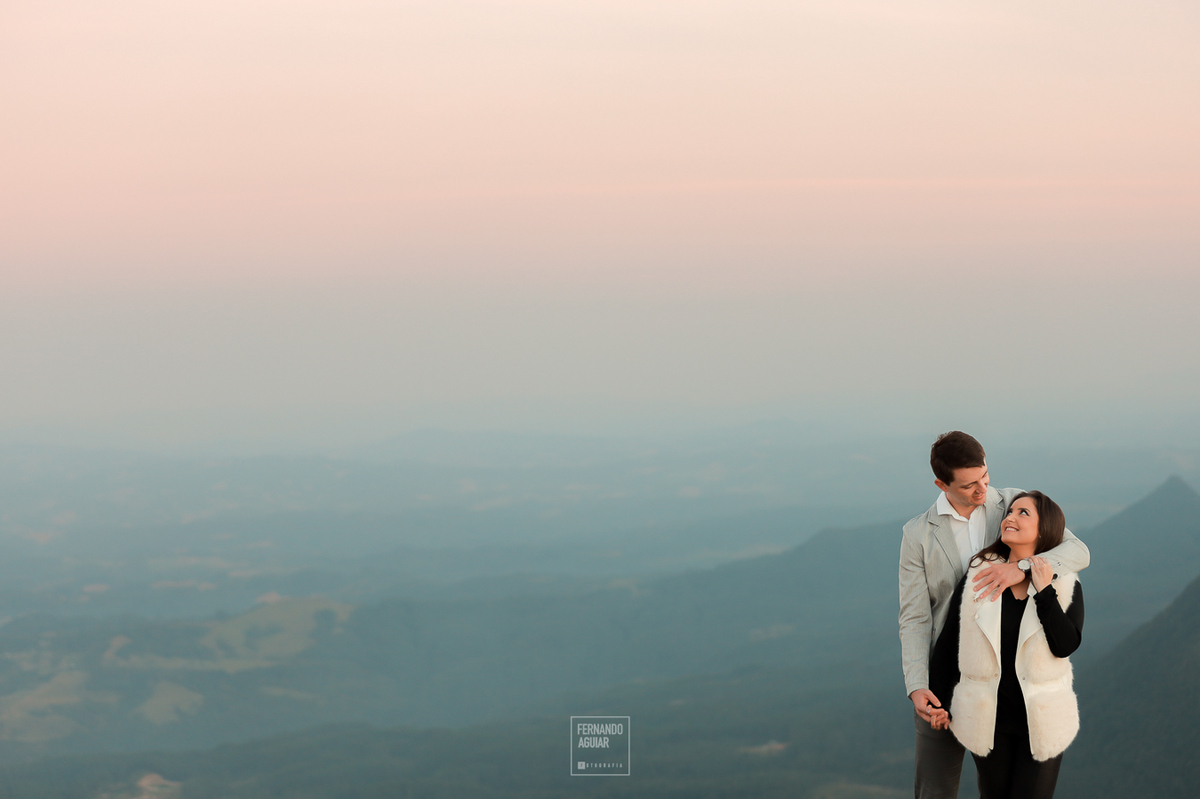 ensaio pre casamento ao fundo imagem de grão para