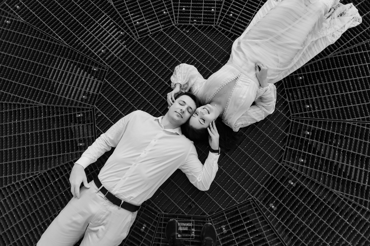 casal deixatado no mirante de vidro na serra do corbo branco