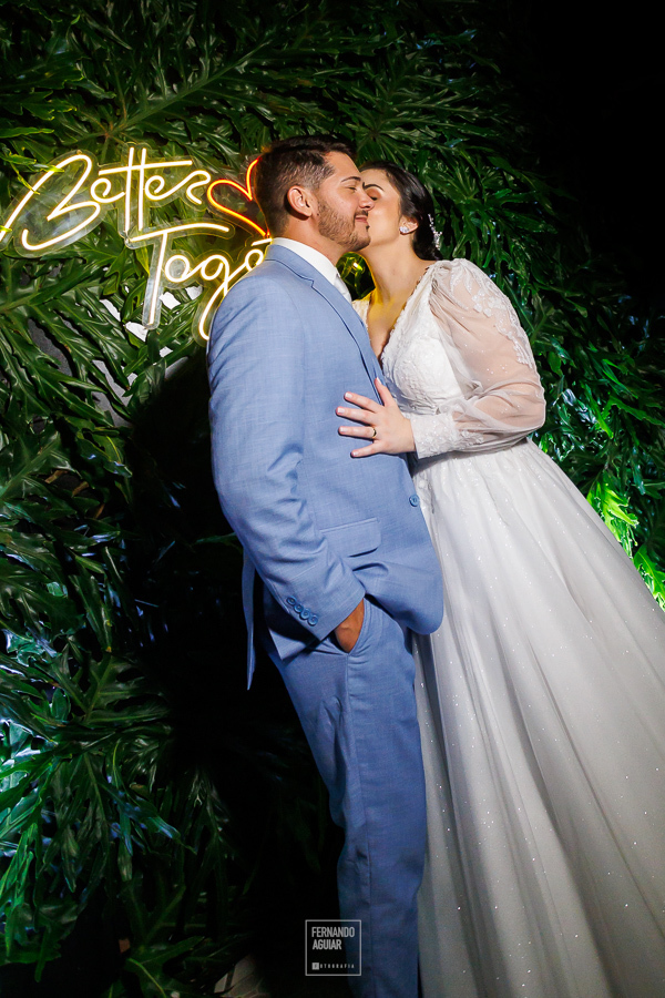 retrato dos noivos, vestido de noiva, terno de noivo