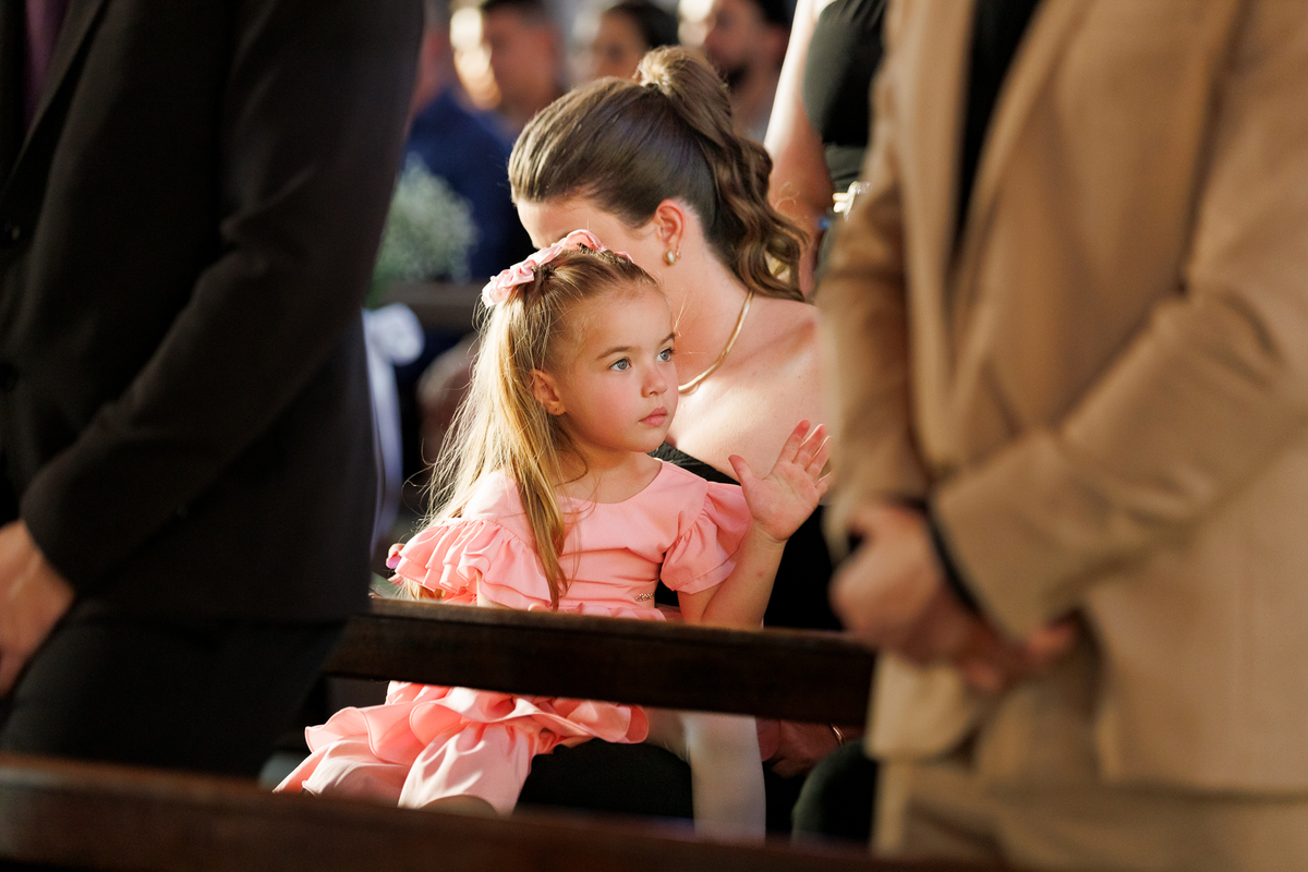 Criança no casamento, criança orando