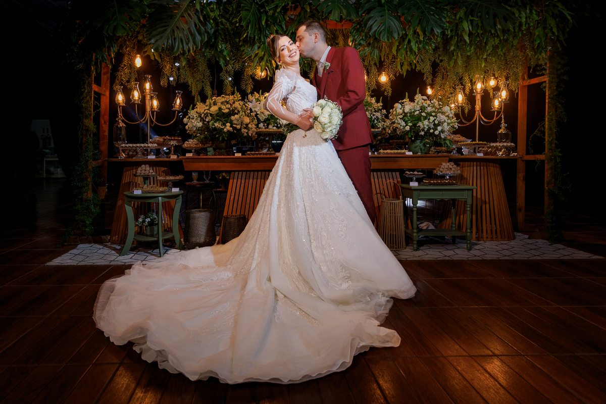 Noivos, decoração casamento, vestido Natalia Petrova