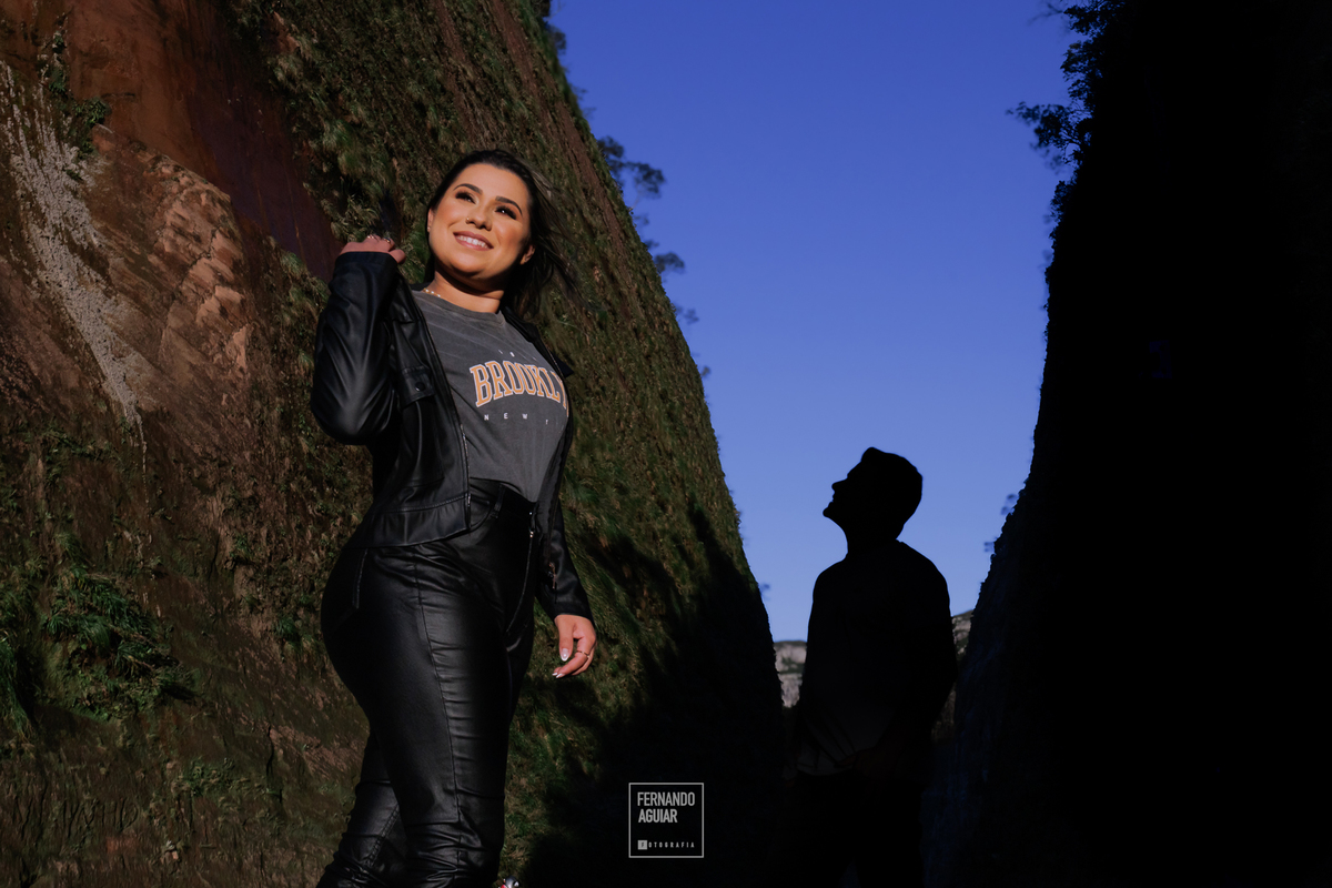 foto criativa na serra, de casal na serra, 