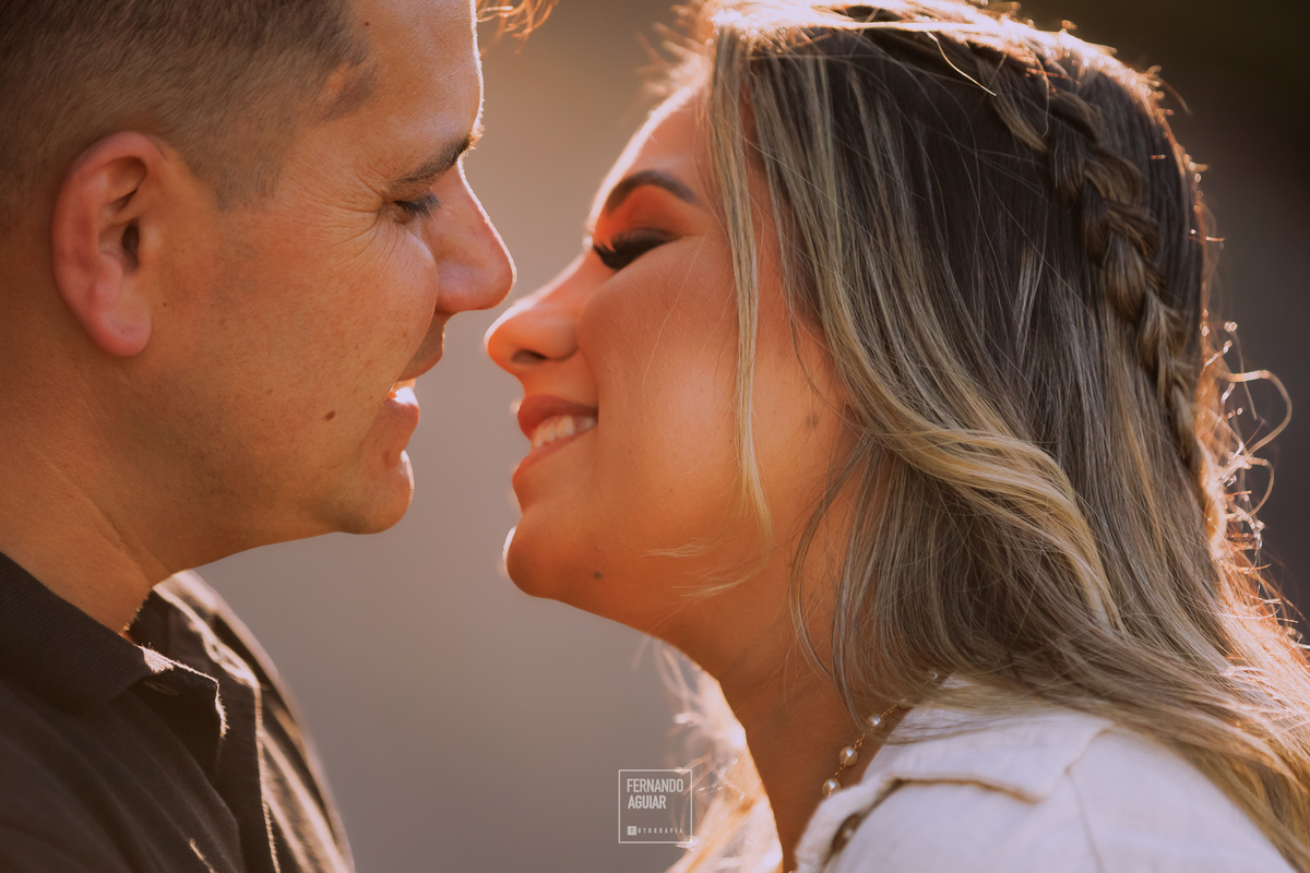  casal na serra, noivos, casal abraçados, por do sol, casal se olhando