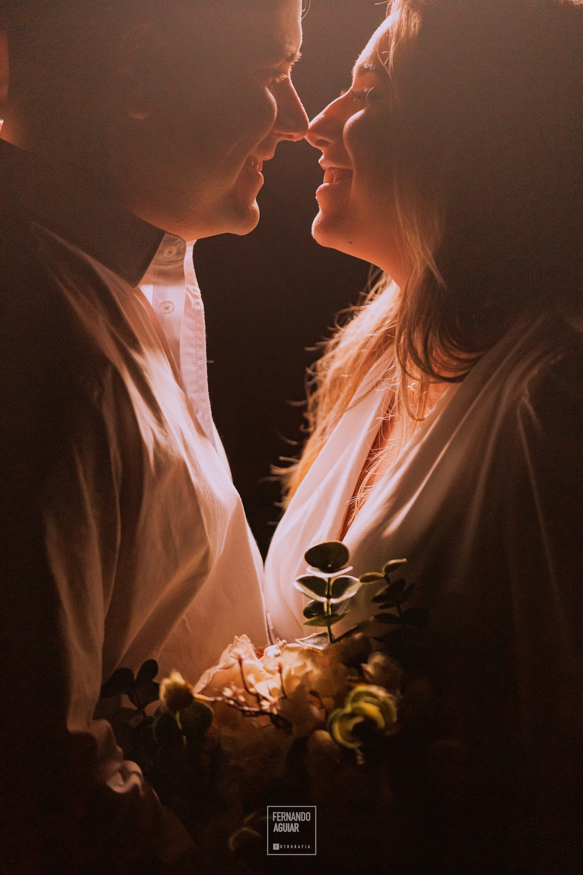  casal na serra, noivos, casal abraçados, por do sol, casal se olhando