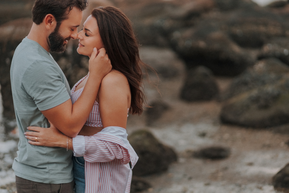 noivos felizes praia em floripa
