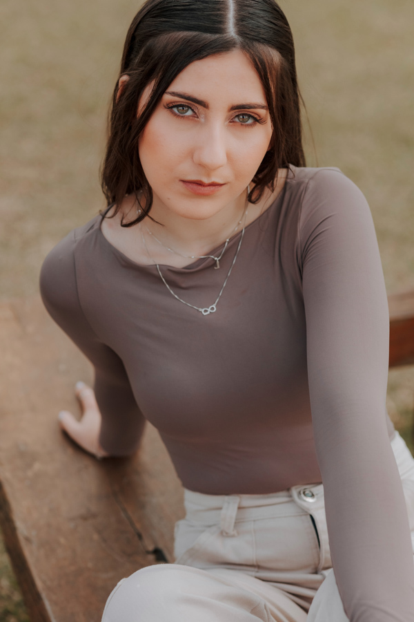 Book Lia 15 anos, fotografia moderna e expressiva no Morro da Cruz, São Ludgero.