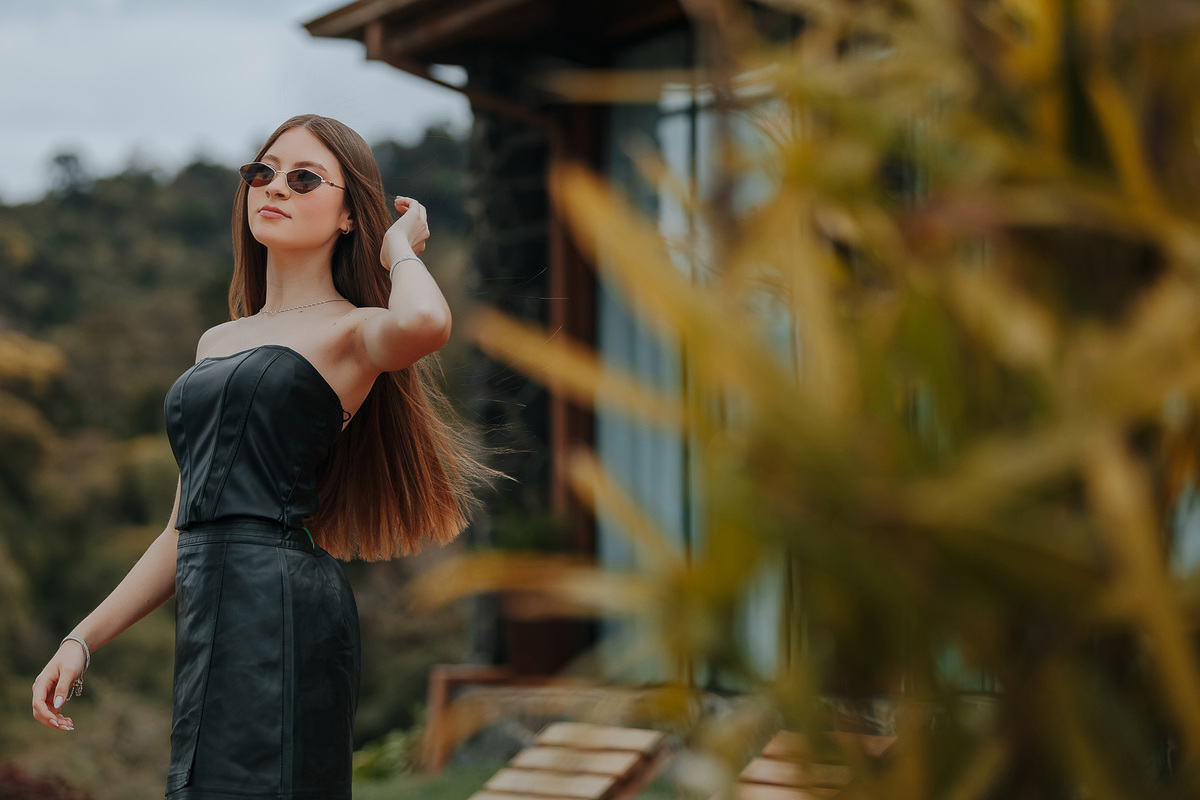 A postura segura e o olhar maduro mostram o quanto Laís está pronta para viver novas etapas. Uma das imagens mais fortes do ensaio.