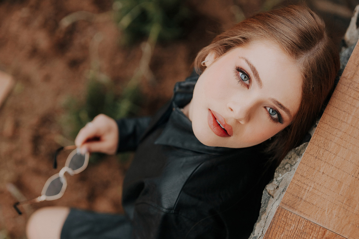 ensaio-15-anos-larissa-sorriso-natural-cenario-rural-bom-retiro