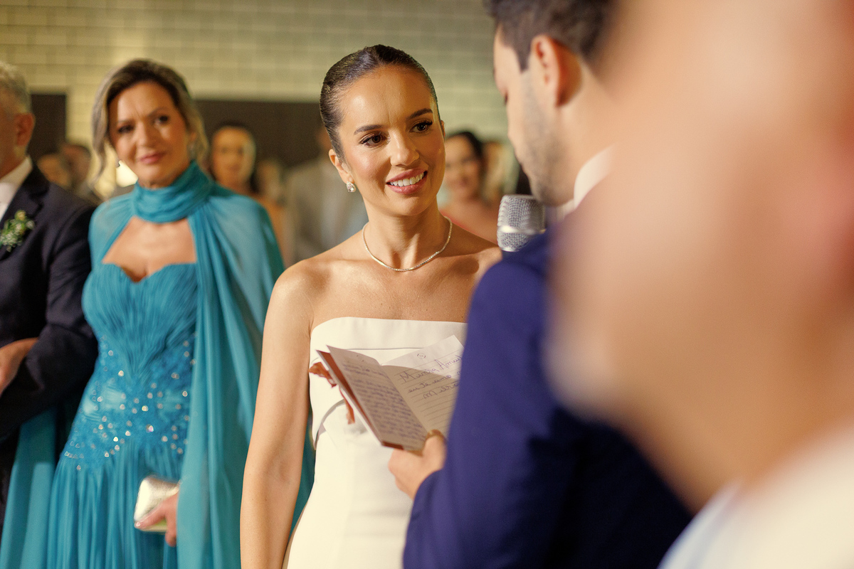 Primeira dança dos noivos na recepção de casamento na Cegero.