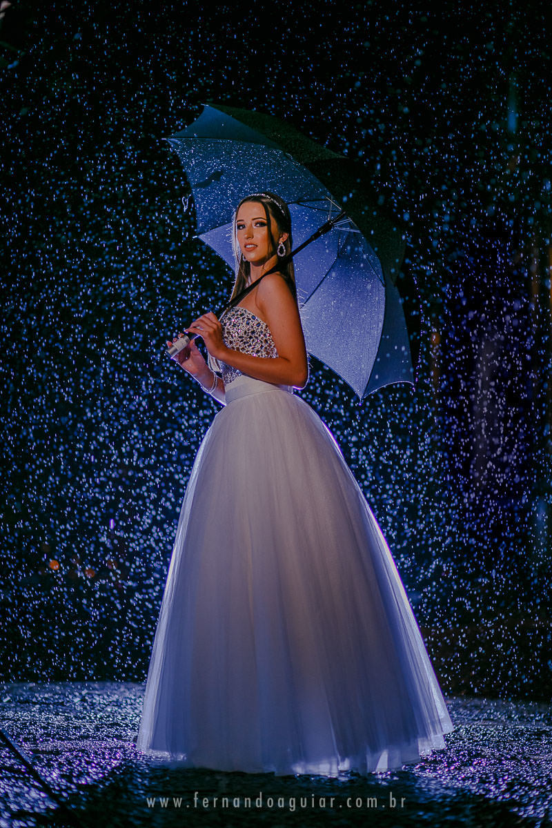 foto criativa na chuva debutante