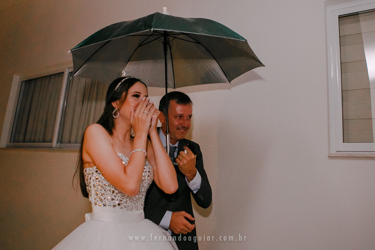 aniversariante fica surpresa com a festa