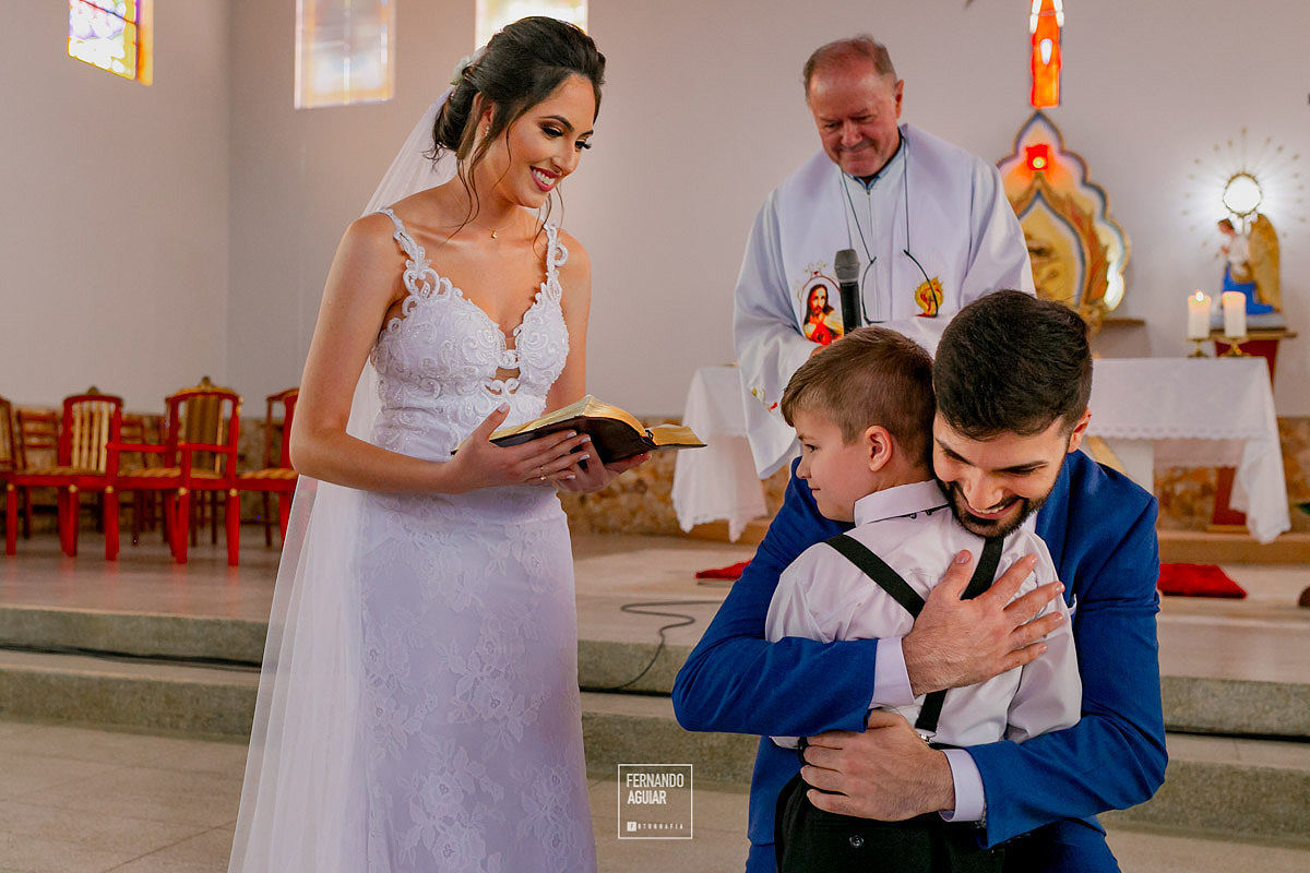 abraço dos noivos no pagem