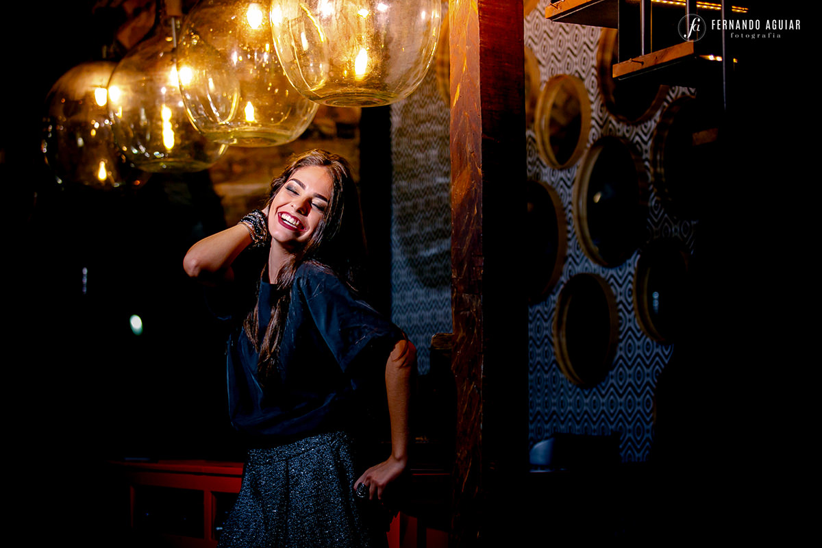 modelo de 15 anos sorrindo