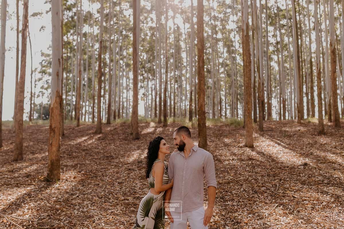 casal feliz ensaio pre casamento jaguaruna