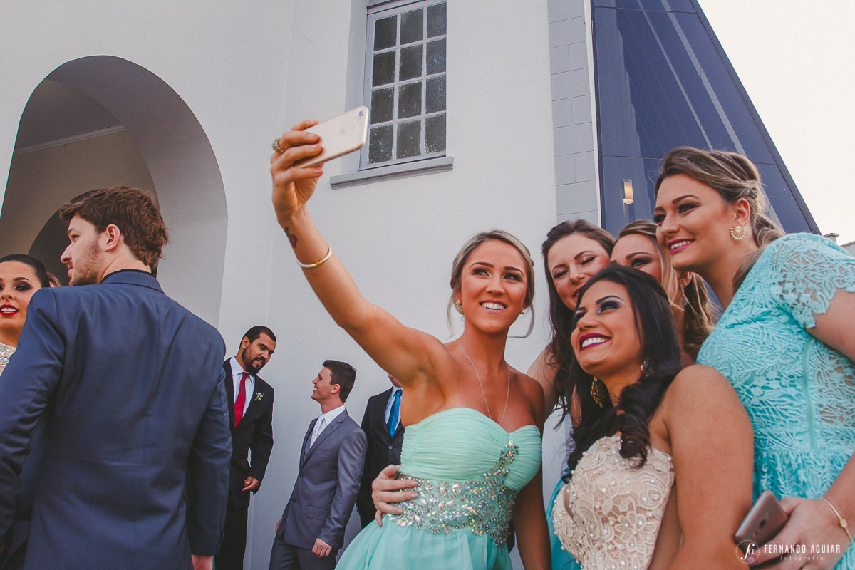 convidados selfie felizes