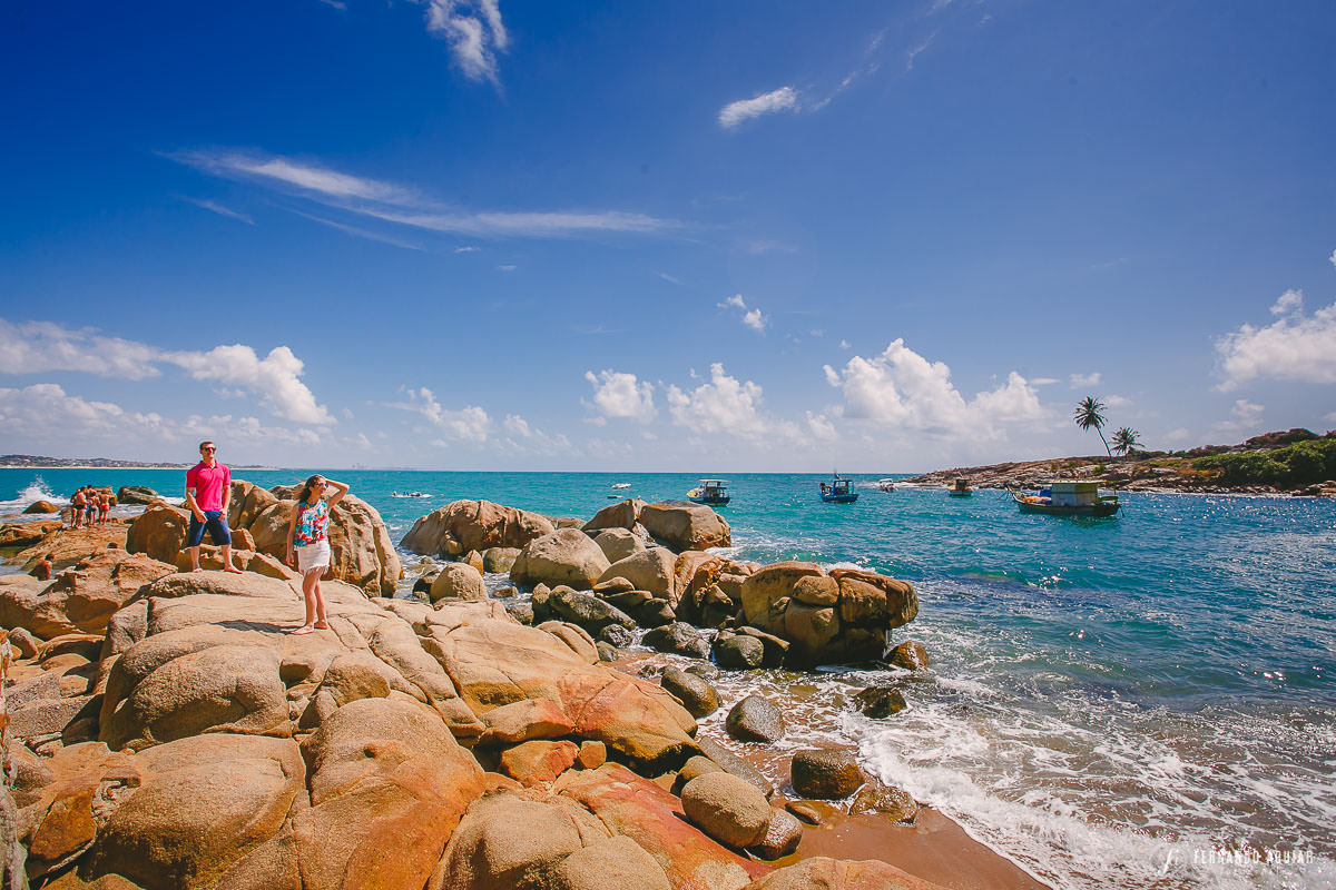 casal na praia em recife