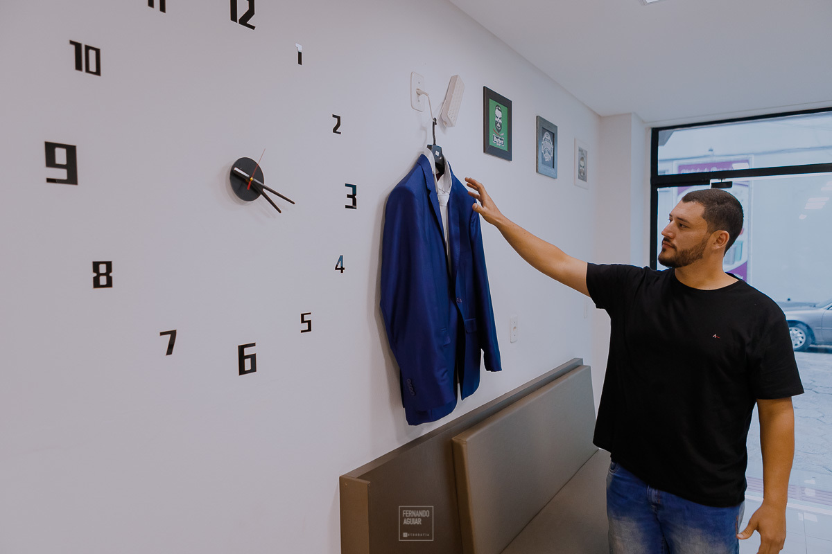 noiva making of pegando o seu terno